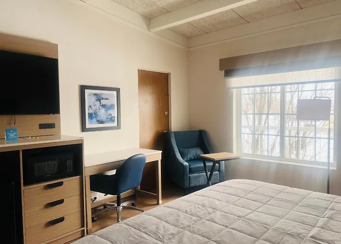 Days Inn & Suites By Wyndham Lexington